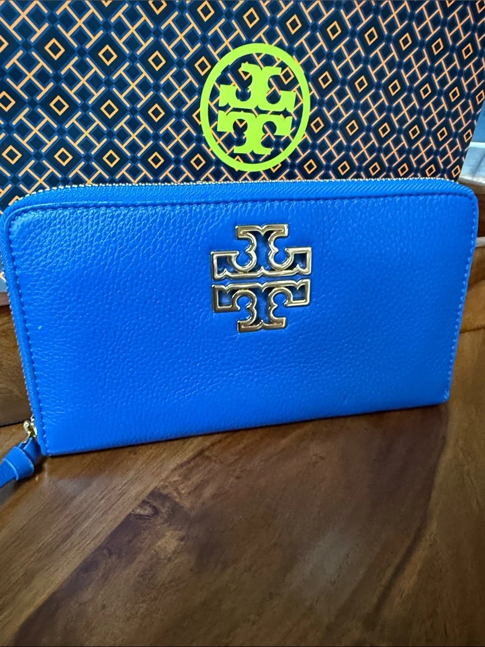 Tory Burch Bondi Blue Britten Zip Continental Wallet with Shopping Bag.